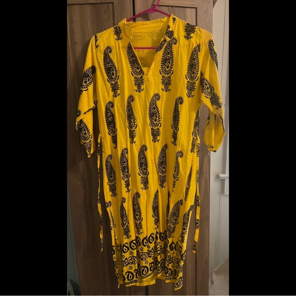 These dresses are in great condition no one even wears them one time. - Picture 2 of 4